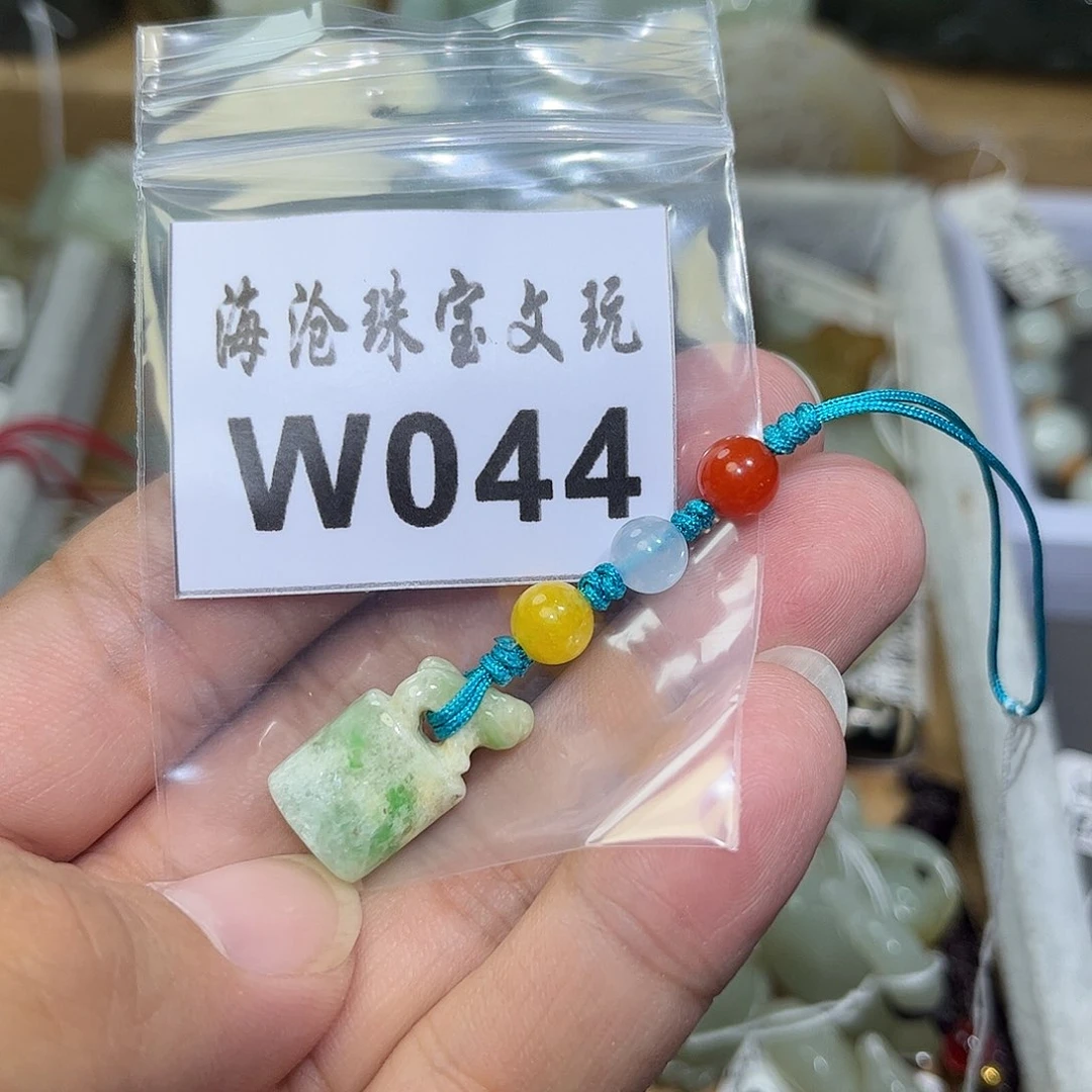 翡翠未镶嵌颈饰吊坠