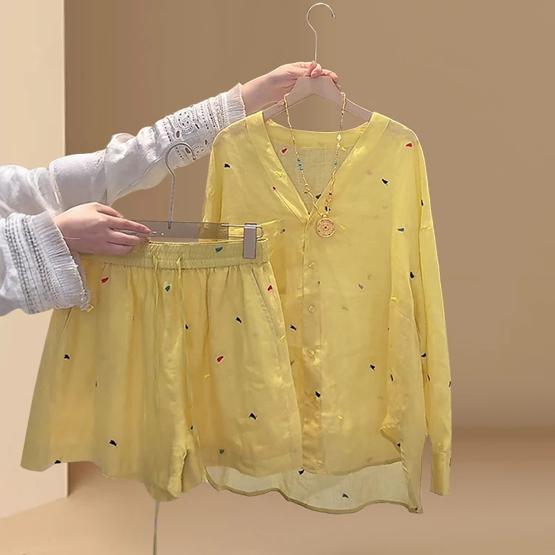 夏装搭配一整套装2025新款气质宽松休闲爱心刺绣防晒衬衫短裤女装