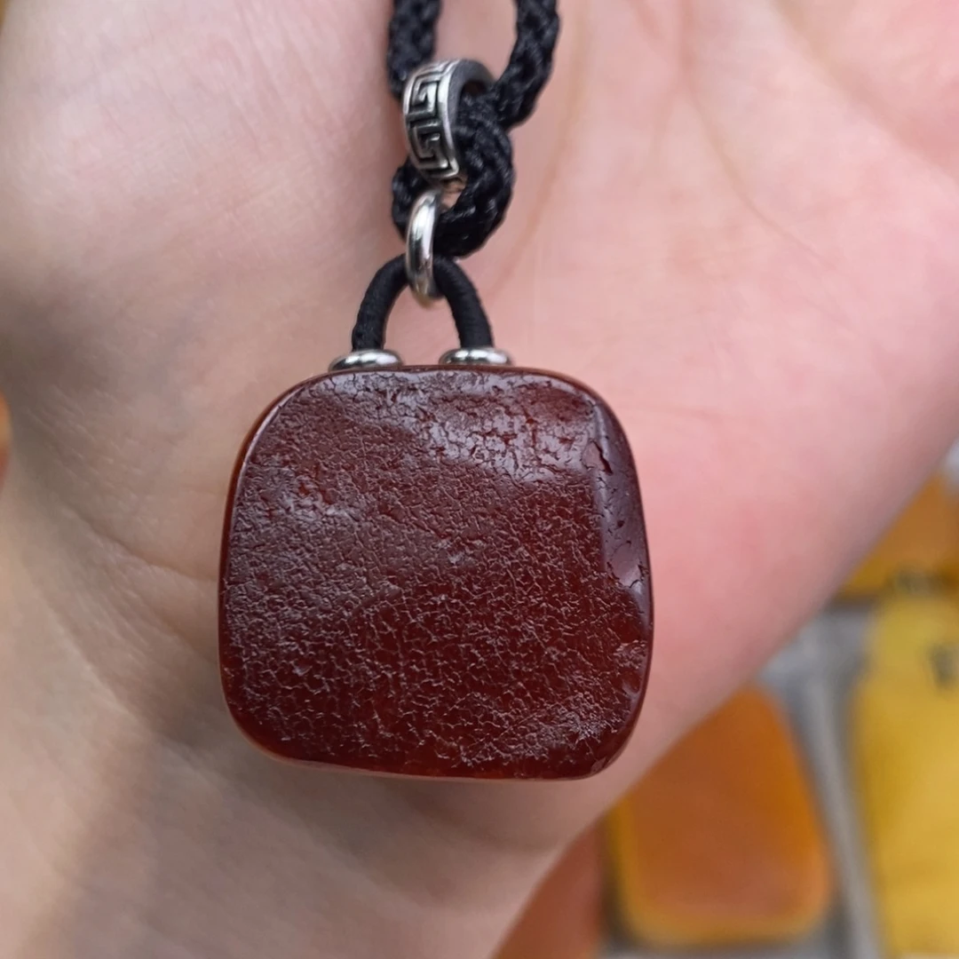 琥珀吊坠(赠链)未镶嵌