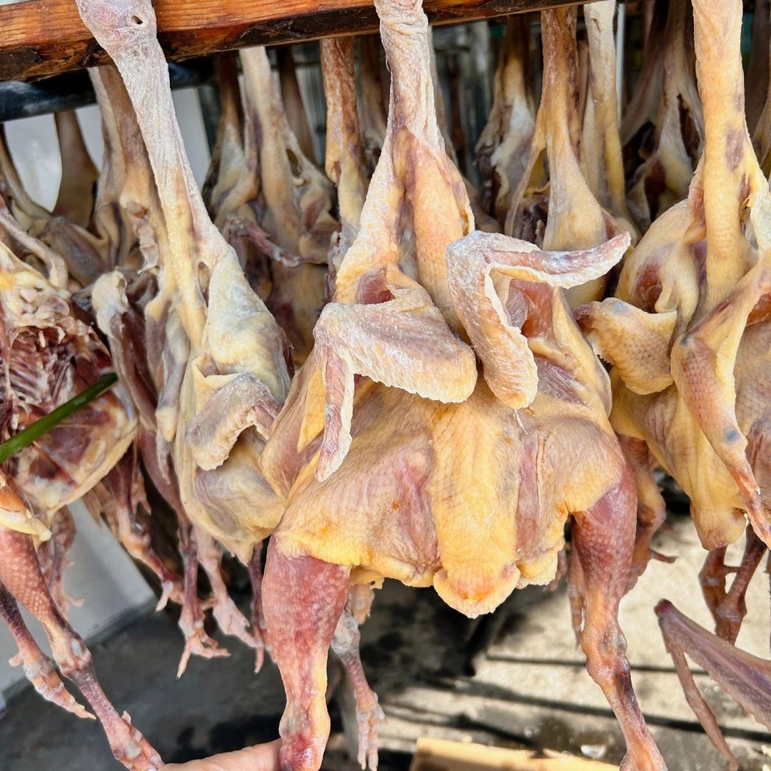 腊味咸鸡两只（每只2斤左右）