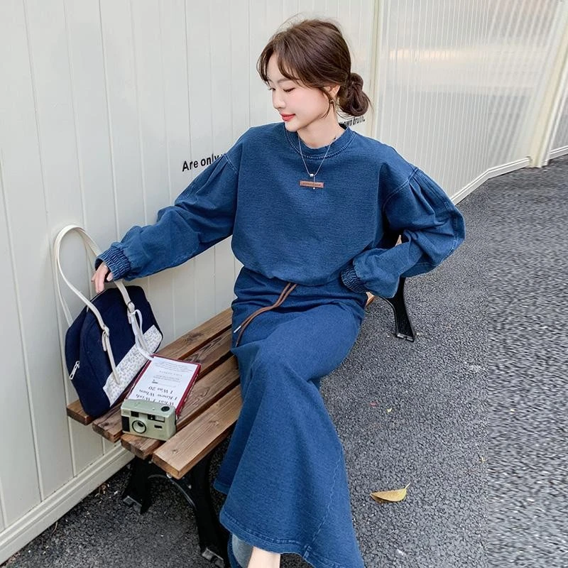 蓝色高级感时尚卫衣套装裙女秋季2025松弛感穿搭开叉半身裙两件套