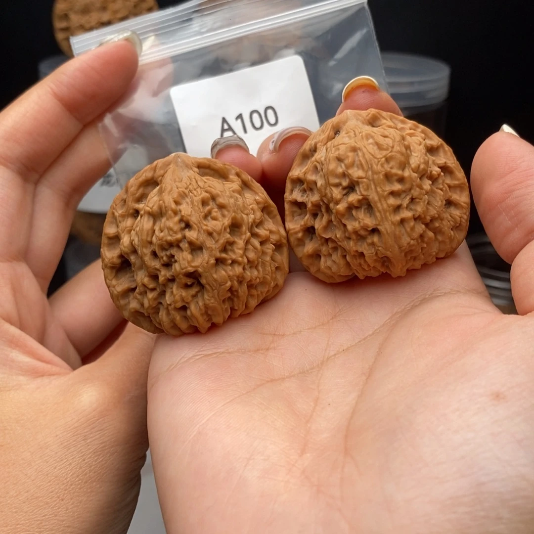 文玩核桃吊坠42三角将