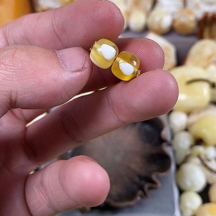 琥珀裸石未镶嵌我