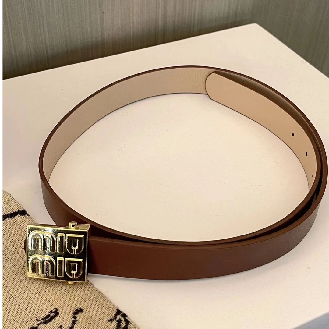 婉君【miu字母】时尚女士黑色经典腰带LWJ23C3S1047