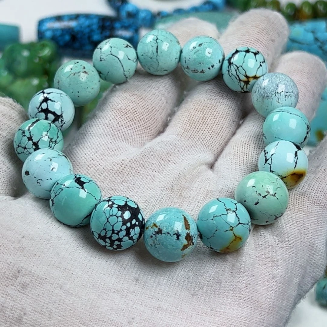 绿松石未镶嵌珠宝奇石