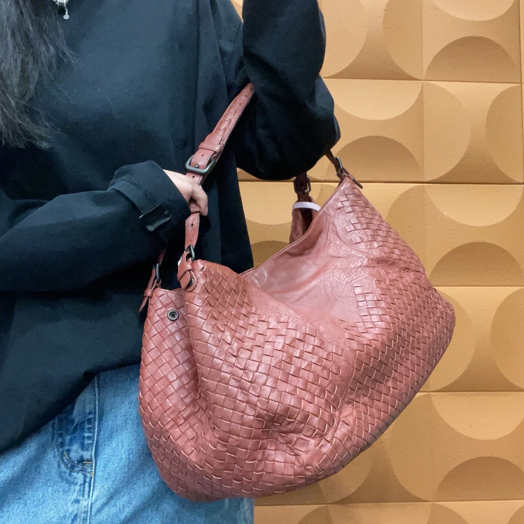 95新 BOTTEGA VENETA/葆蝶家 【KK】 20 1027 玫红色编织托特单肩包