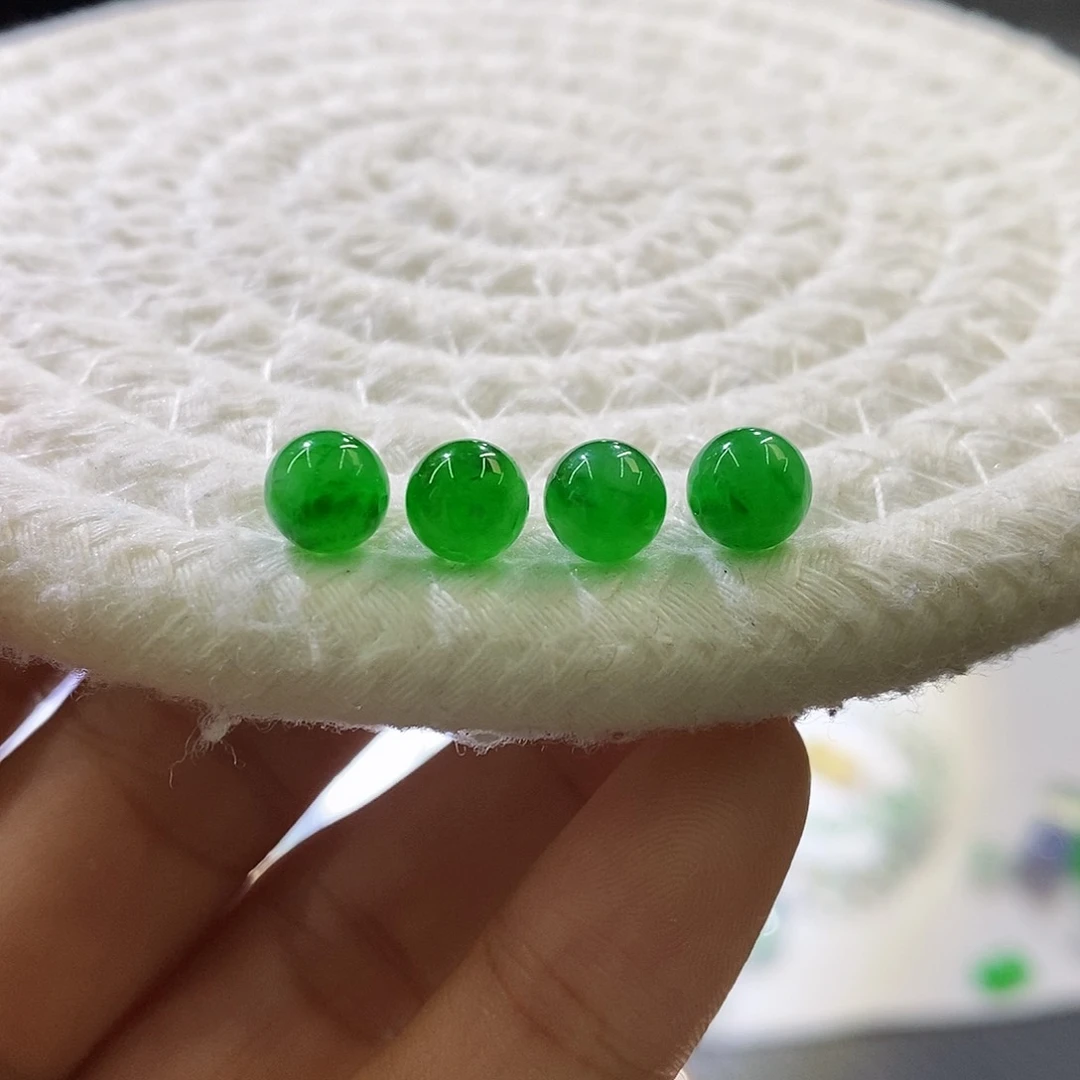 未镶嵌挂件翡翠一组绿珠珠