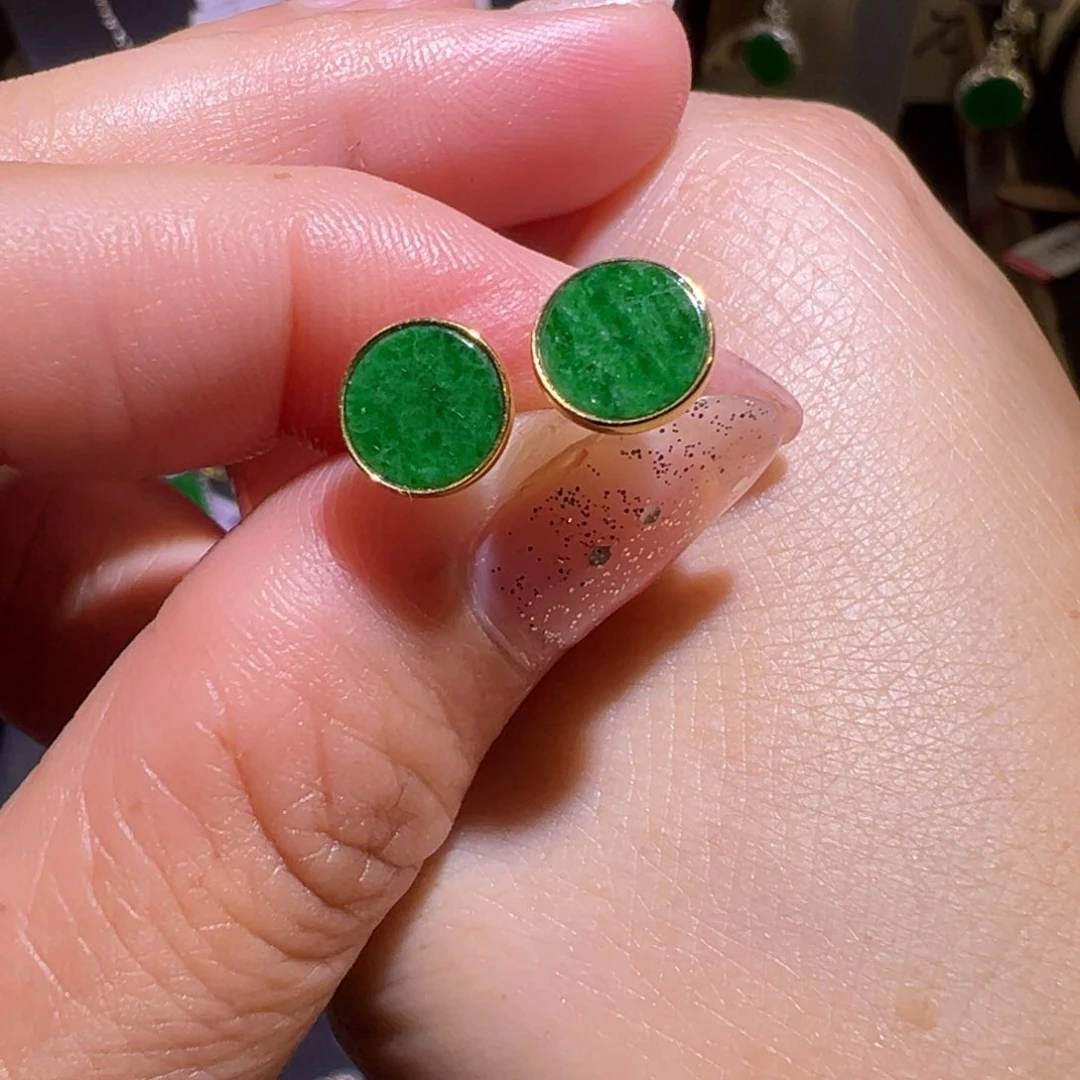 翡翠颈饰18K金镶嵌耳钉