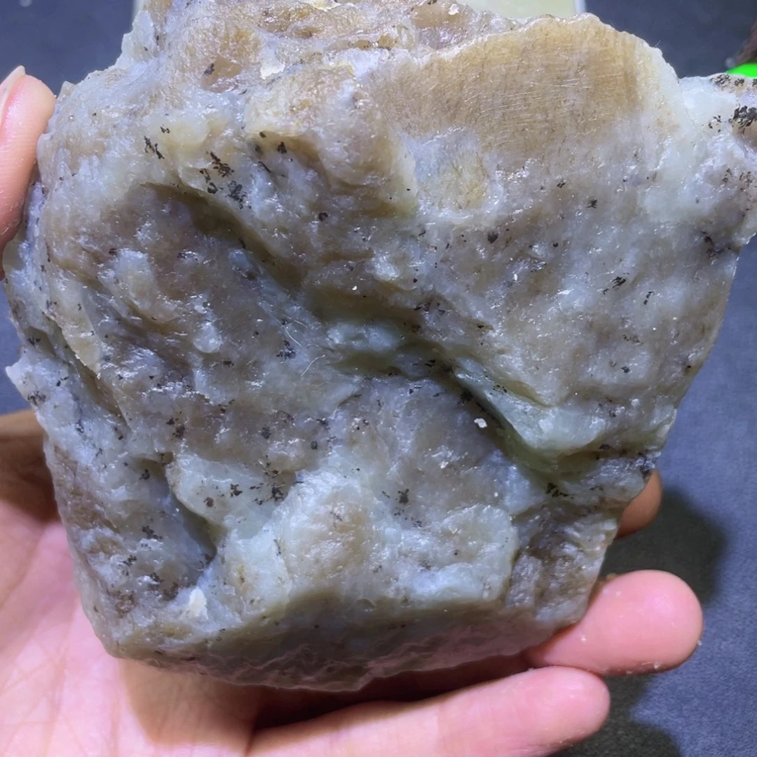 未镶嵌和田玉（糖玉）珠宝半成品