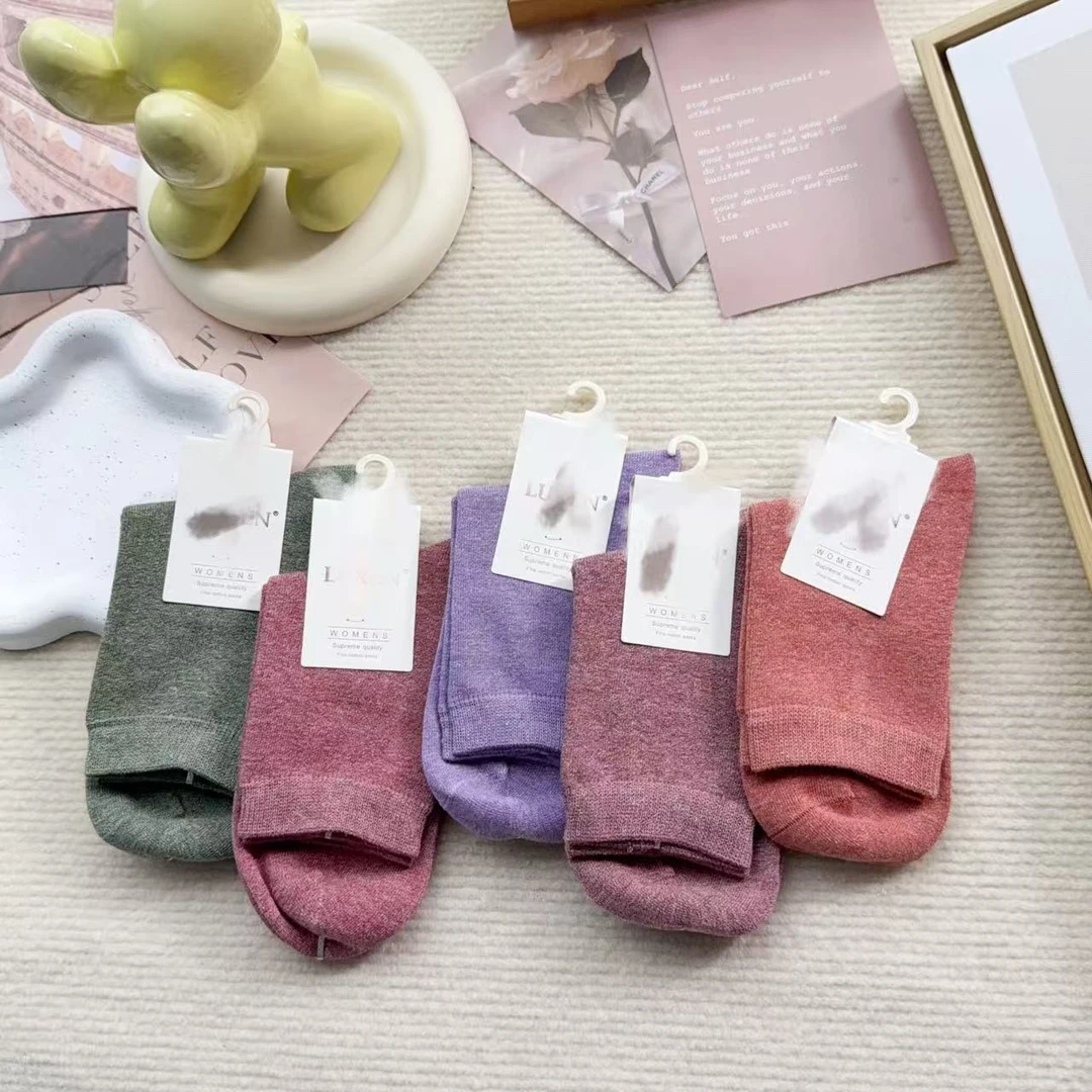 Y09 10双女袜纯色简约休闲中筒袜