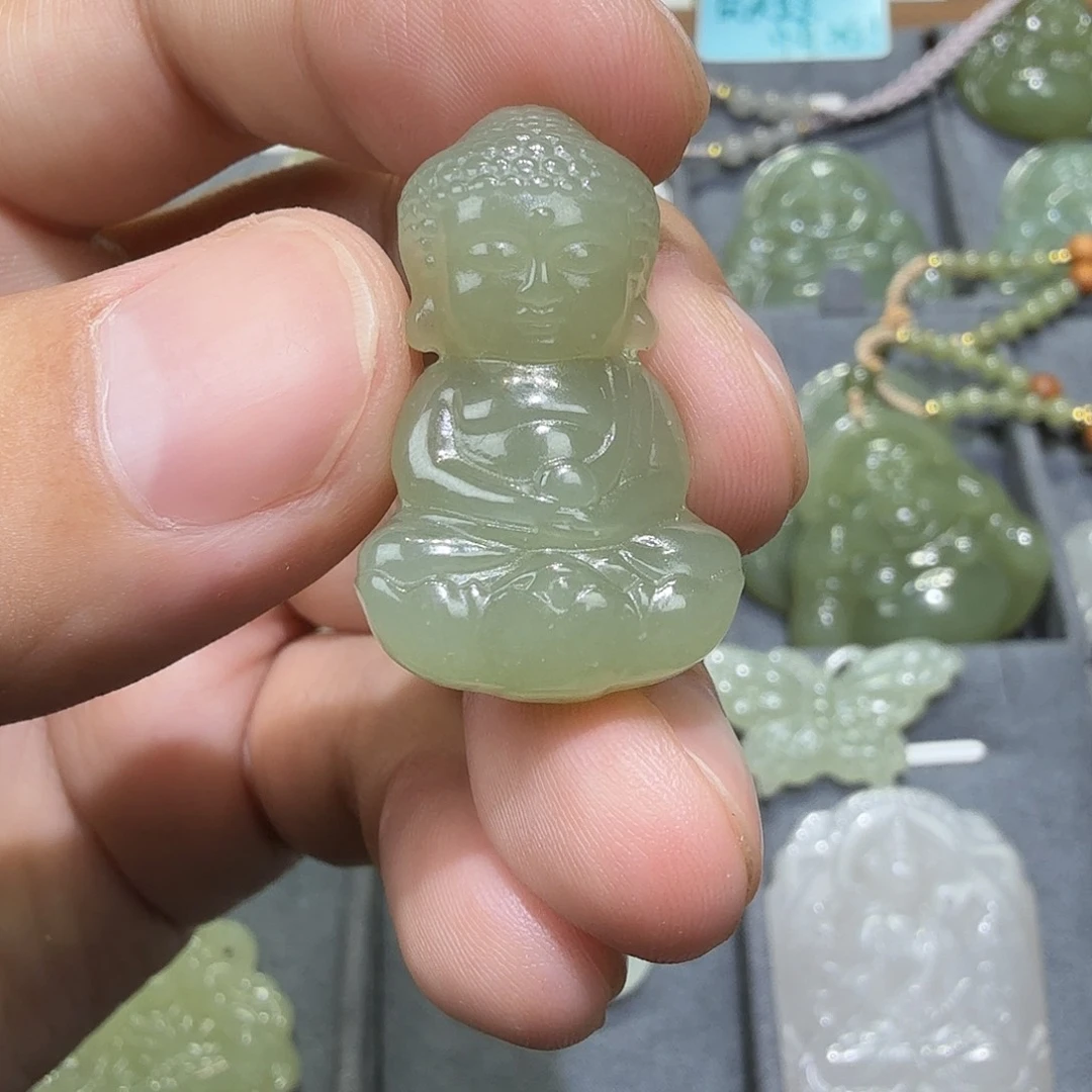 和田玉未镶嵌颈饰大日如来特价款