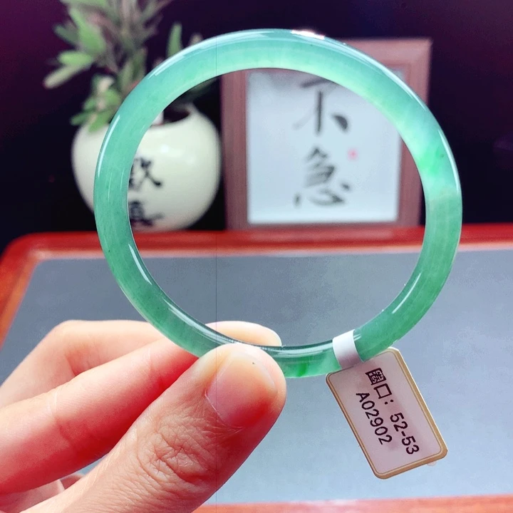 翡翠未镶嵌手镯圆镯