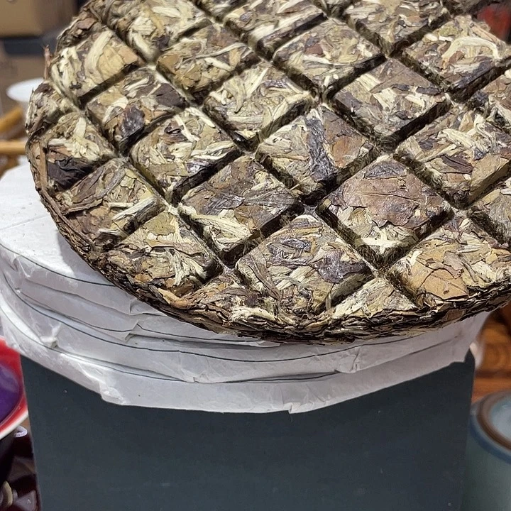 2019年荒山牡丹王150克饼