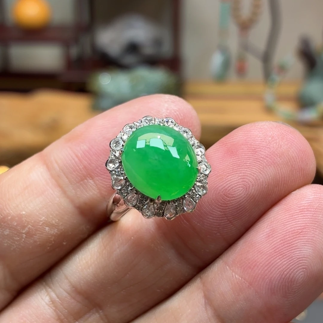 翡翠18K金镶嵌戒指