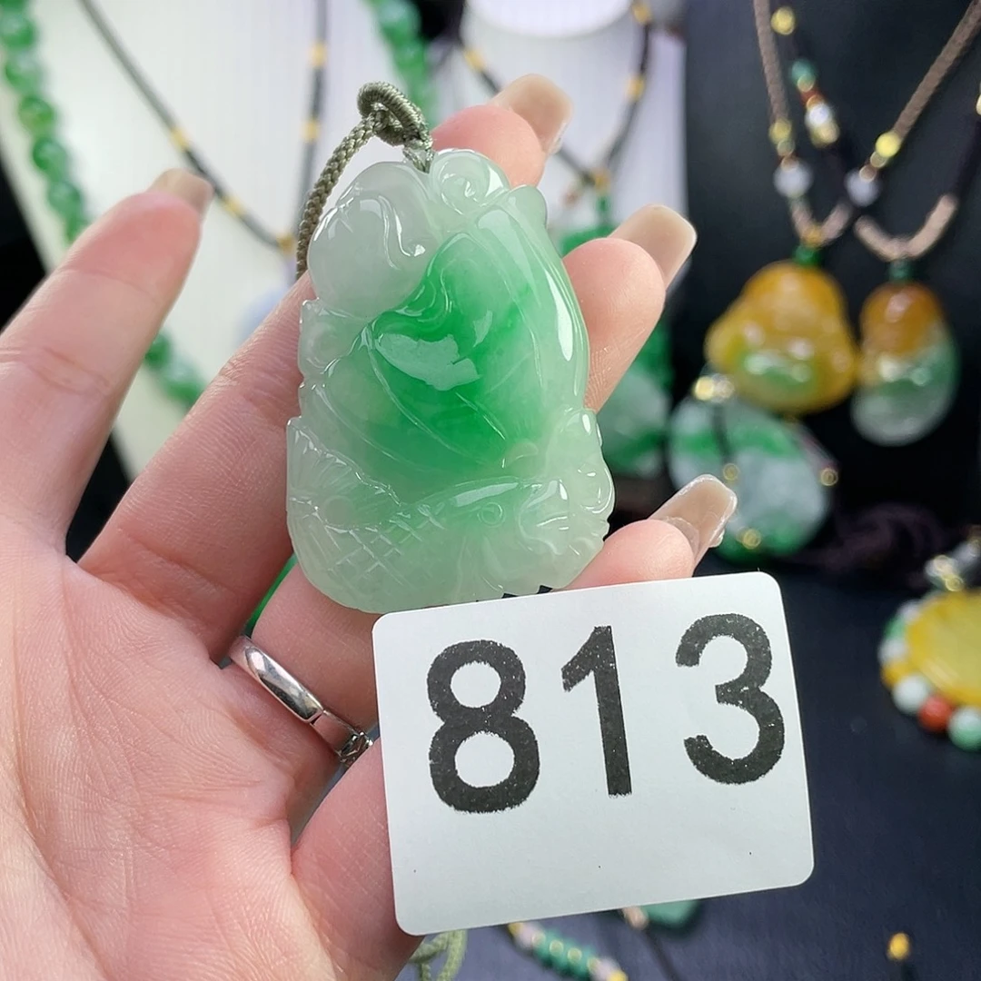 翡翠未镶嵌吊坠(赠链)