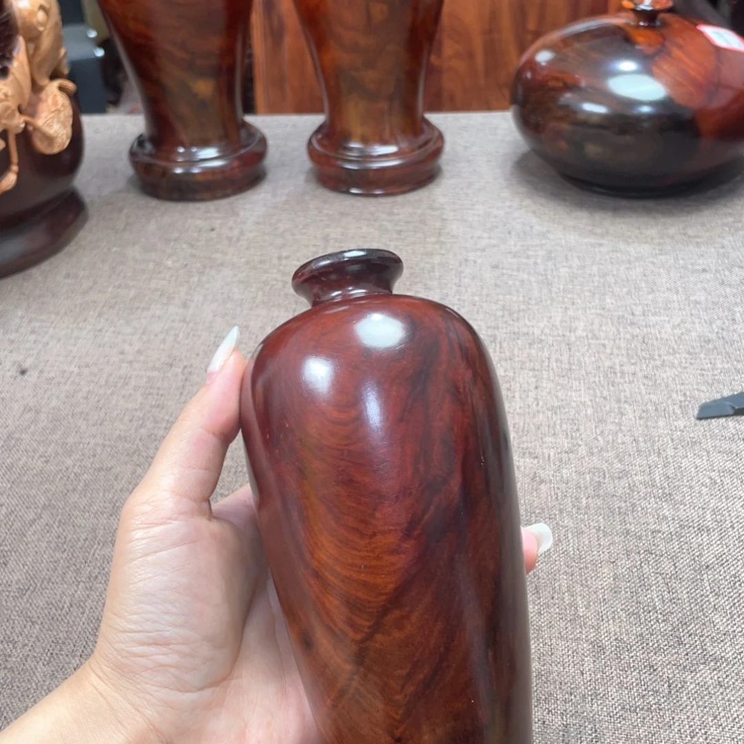 交趾黄檀（大红酸枝）梅瓶