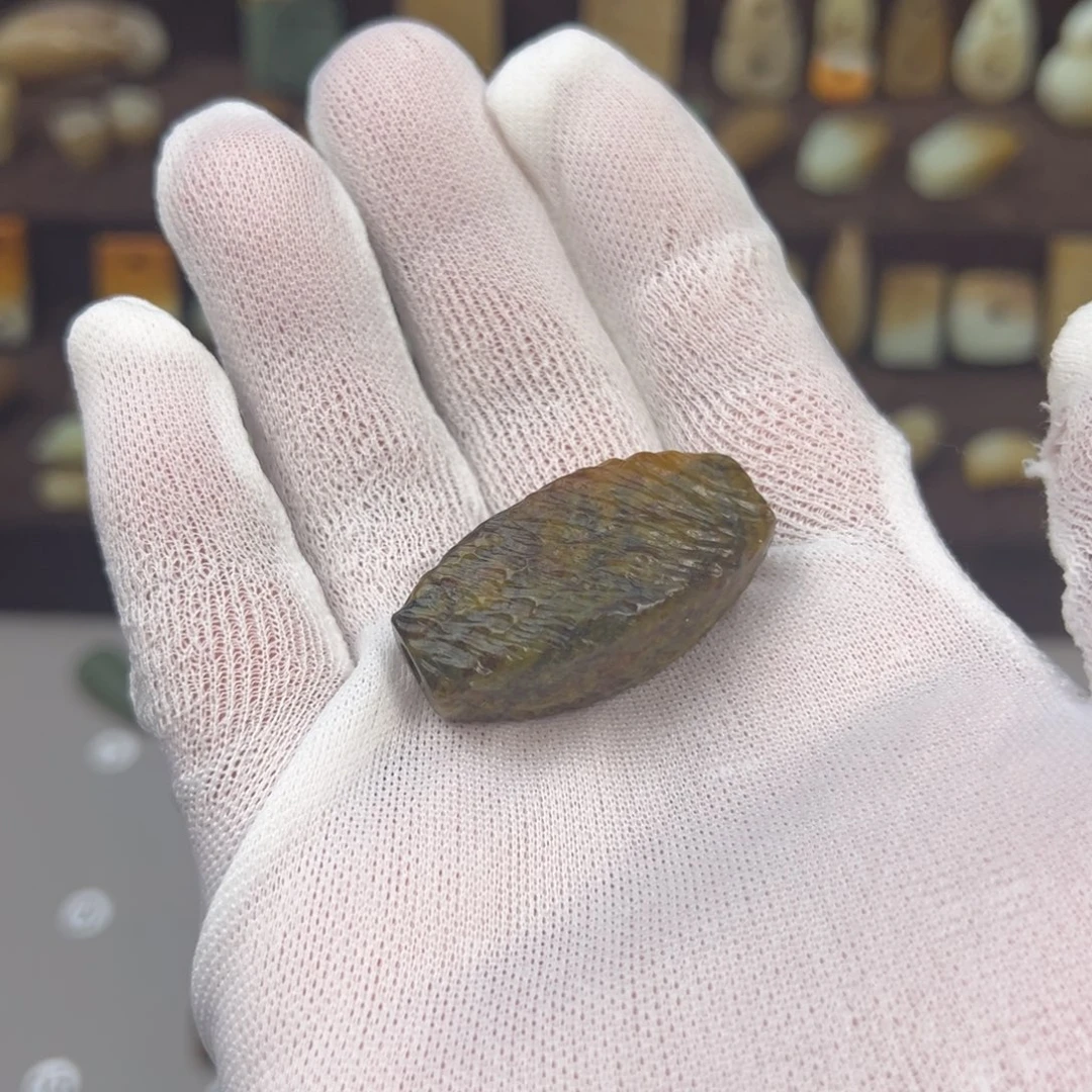 岫岩河磨玉（透闪石质玉）未镶嵌颈饰