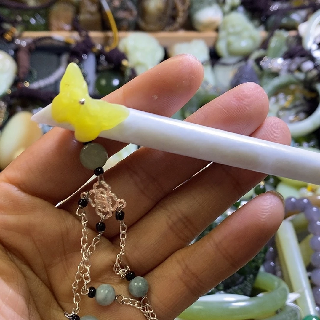 未镶嵌岫玉发簪一个