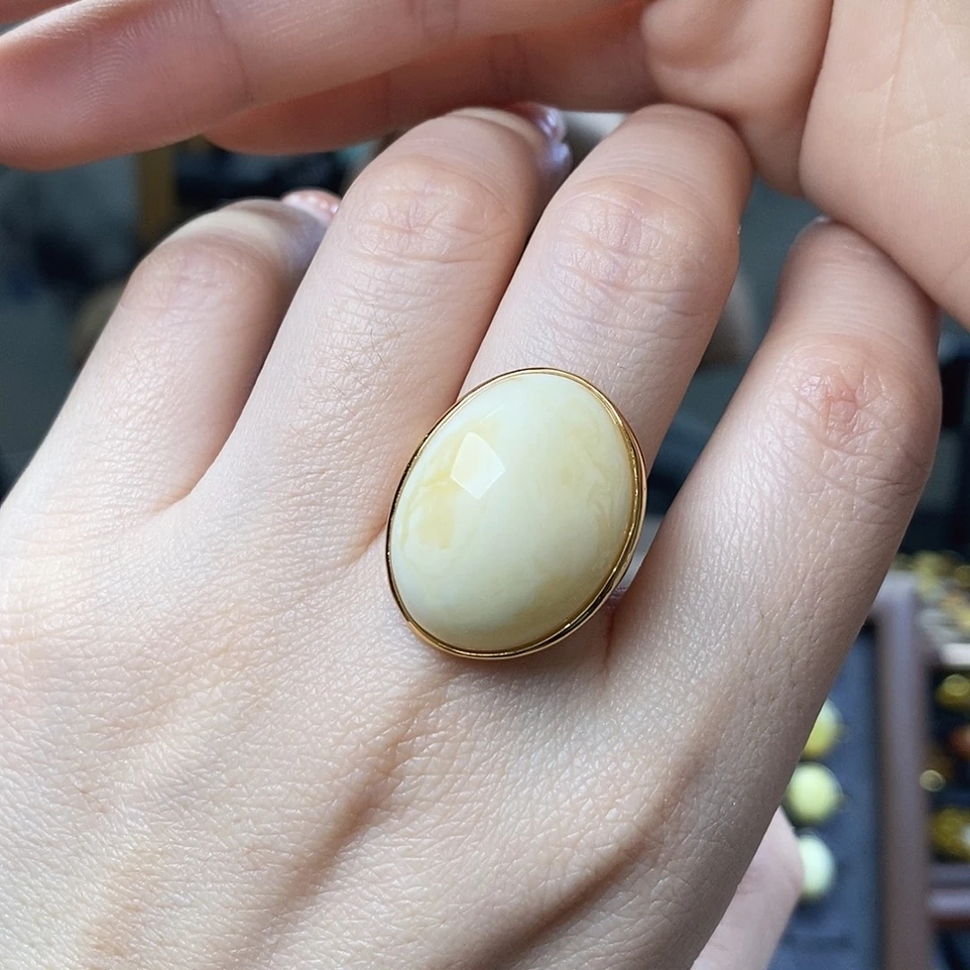 琥珀未镶嵌裸石成品