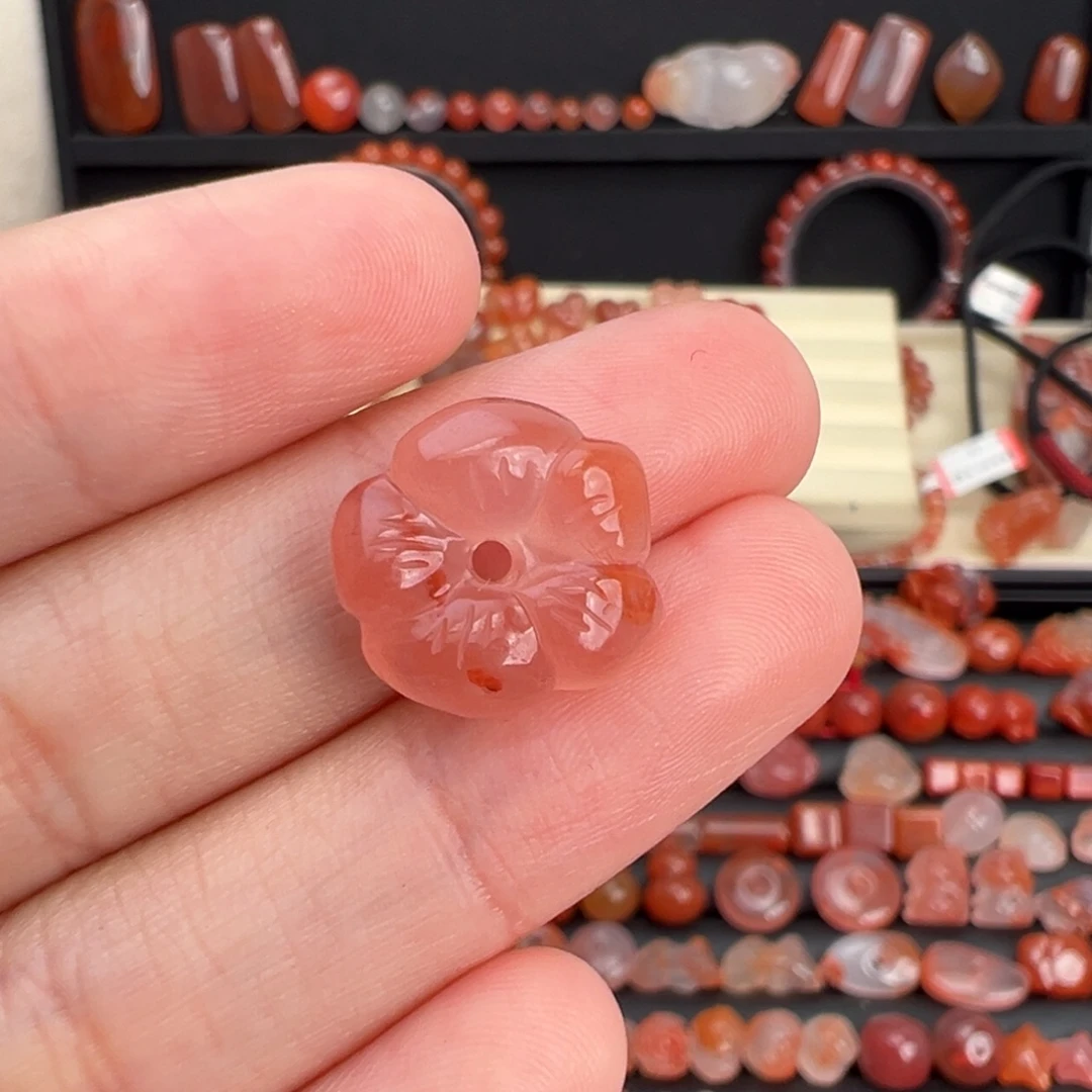 南红玛瑙未镶嵌颈饰有钱花