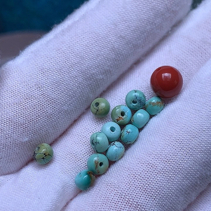 南红玛瑙未镶嵌珠宝奇石