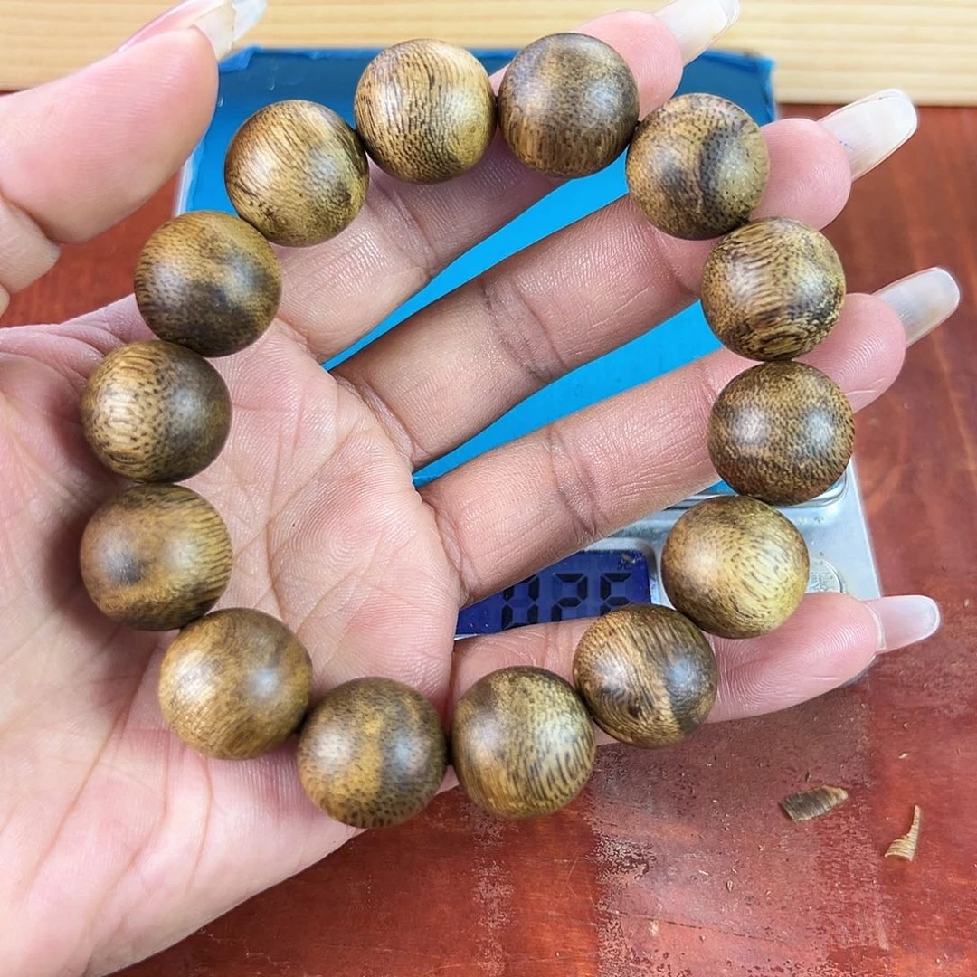 用***7沉香碎屑沉香卡16圆珠单圈19g老白奇