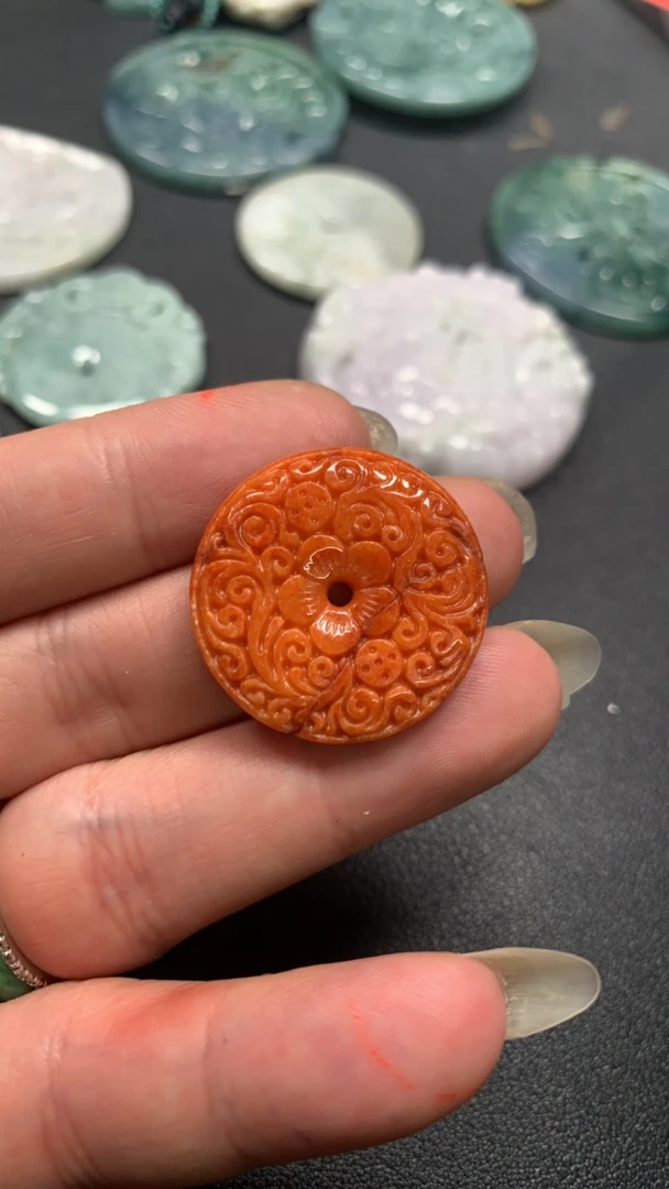 天然翡翠红翡扣子