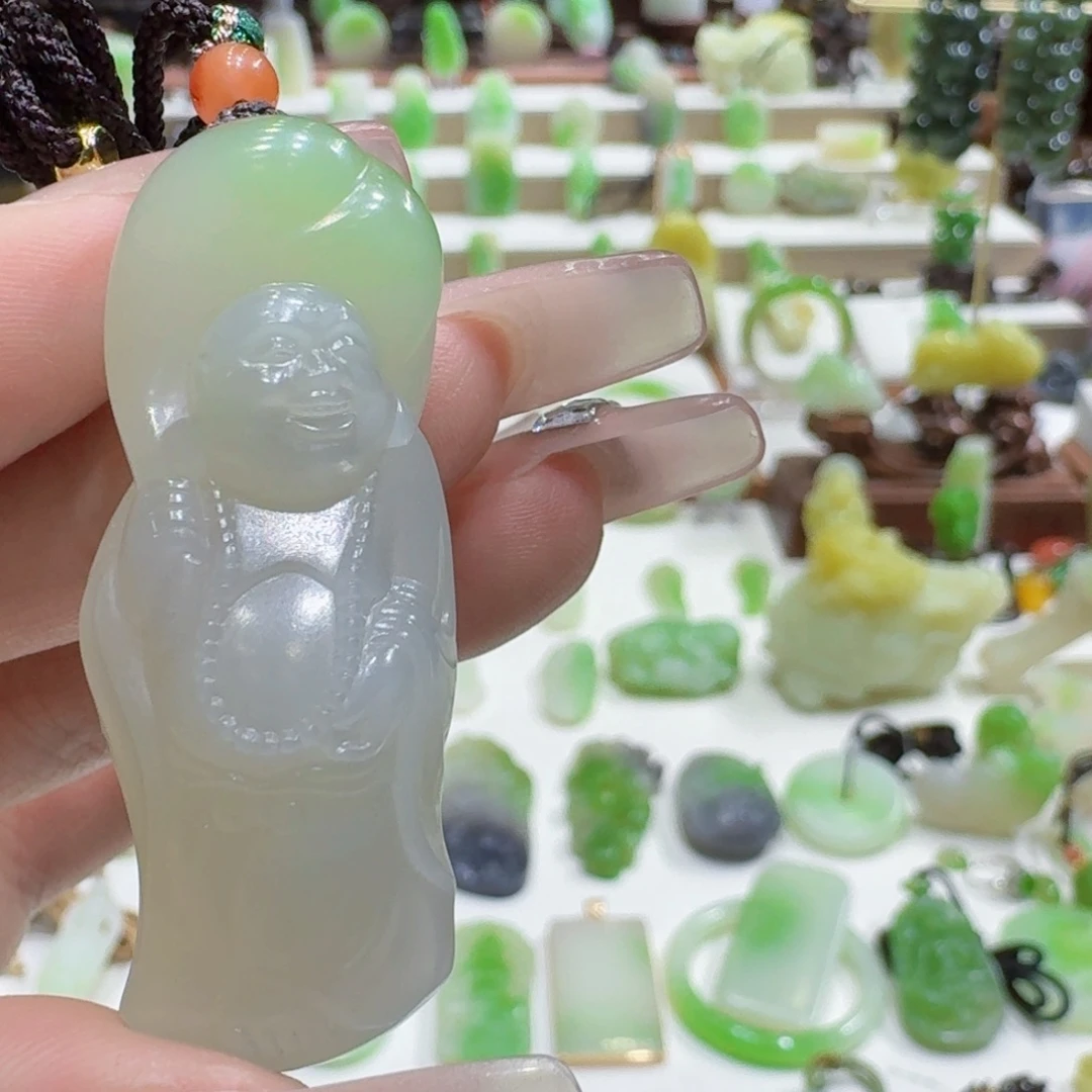 和田玉（翠青玉）未镶嵌挂件翠青三色高冰佛