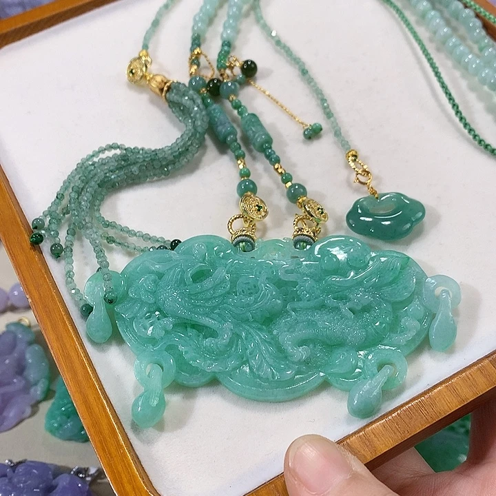 翡翠未镶嵌颈饰翡翠吊坠