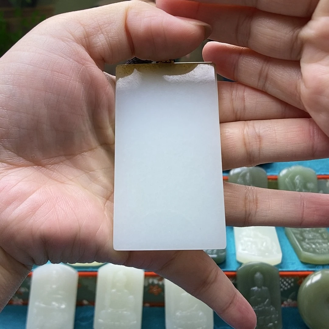 微***️和田玉未镶嵌颈饰