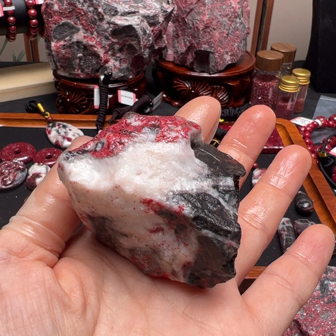 鈺***鉹天然辰砂天然朱砂原石毛料