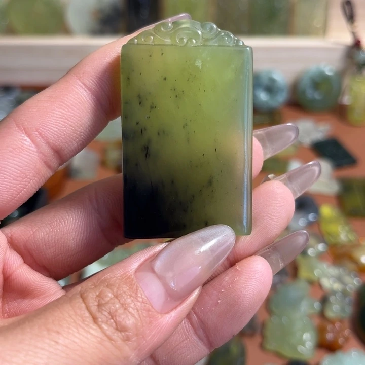 蛇纹石玉合金颈饰