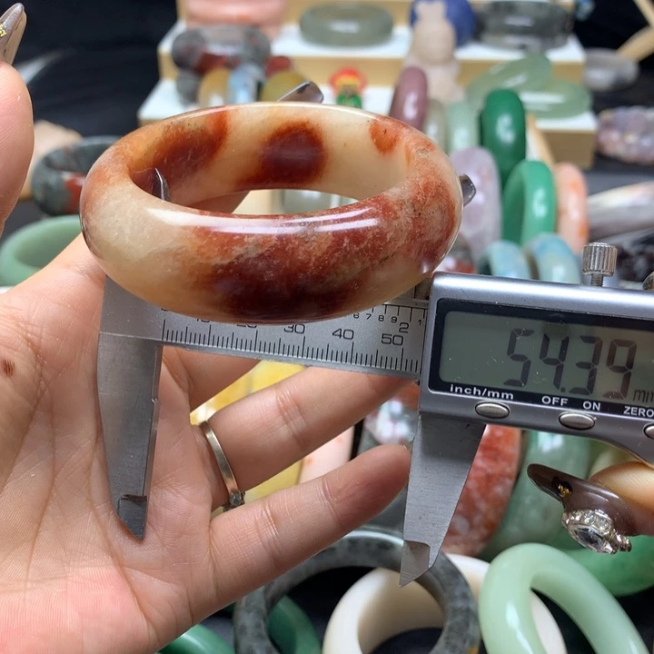 未镶嵌手镯石英质玉