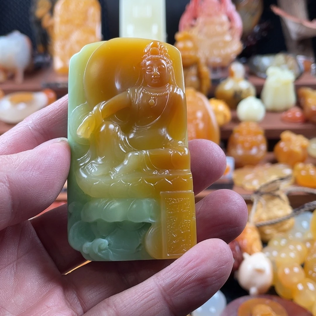 石英质玉（黄龙玉）未镶嵌颈饰