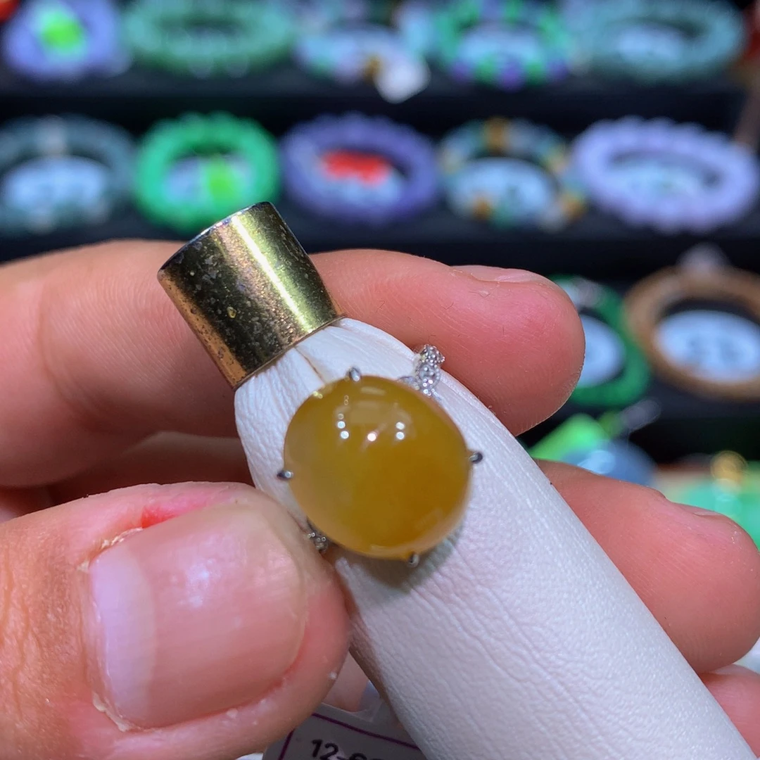 翡翠18K金镶嵌颈饰