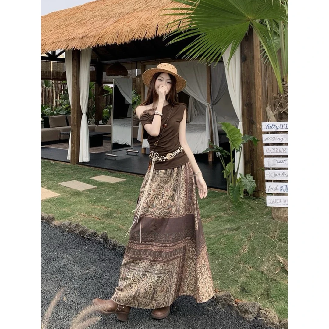 云南大理丽江川西新疆草原旅游穿搭斜肩T恤高腰印花半身裙套装女