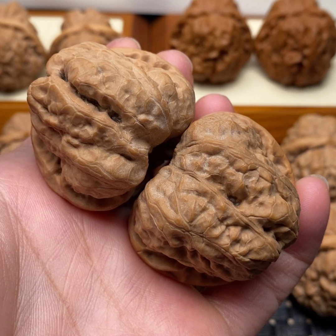 【闪购商品】文玩核桃把件边43左右