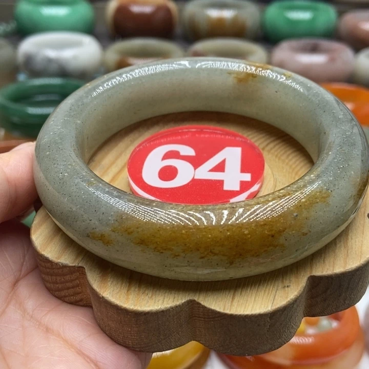 未镶嵌手镯石英质玉