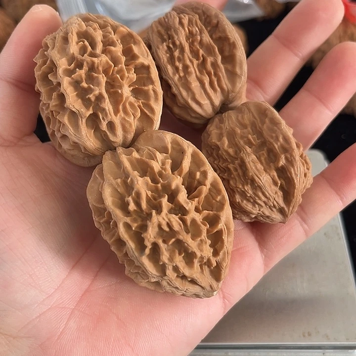 P***✘文玩核桃把件42左右瑕疵招财鼠➕赠品，朋友福利