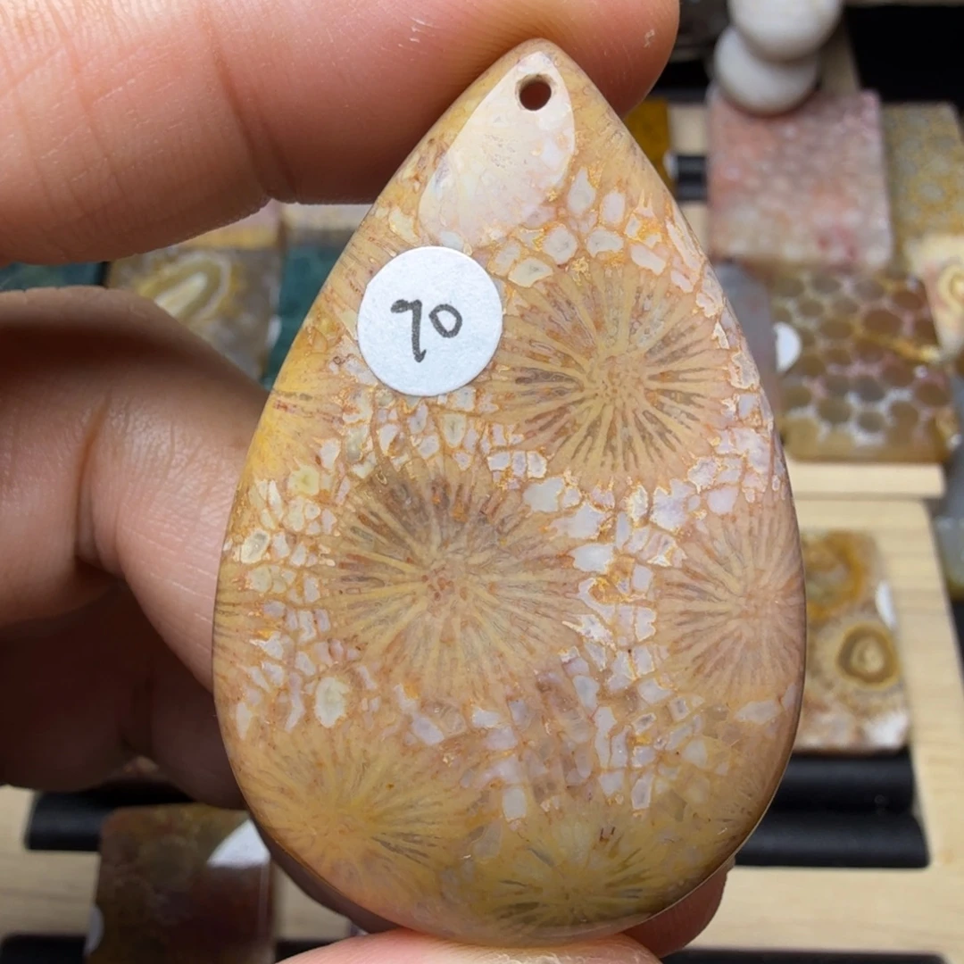 硅化玉未镶嵌纯天然色有机玉石保真色