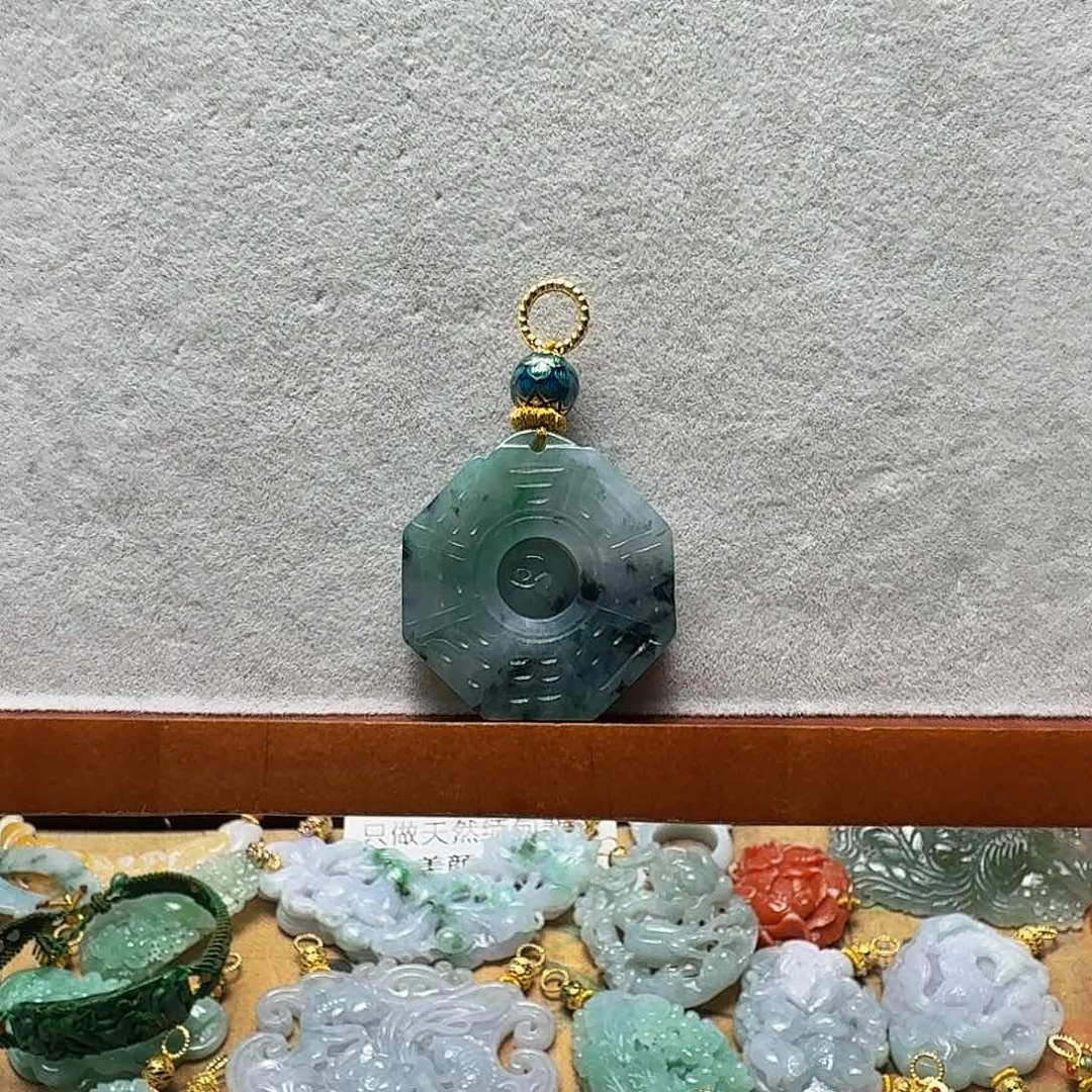 吊坠(赠链)未镶嵌翡翠