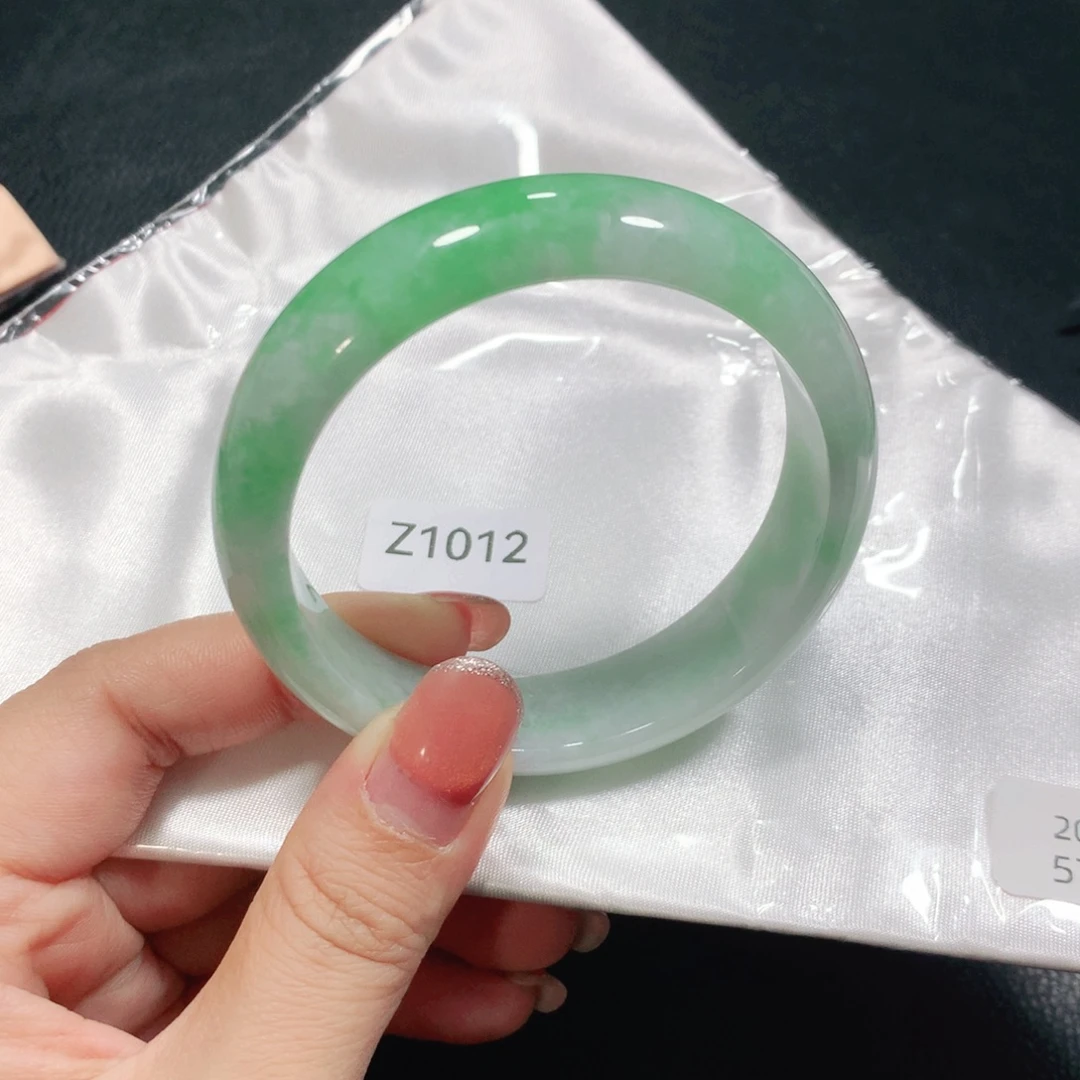 翡翠未镶嵌手镯轮胎03