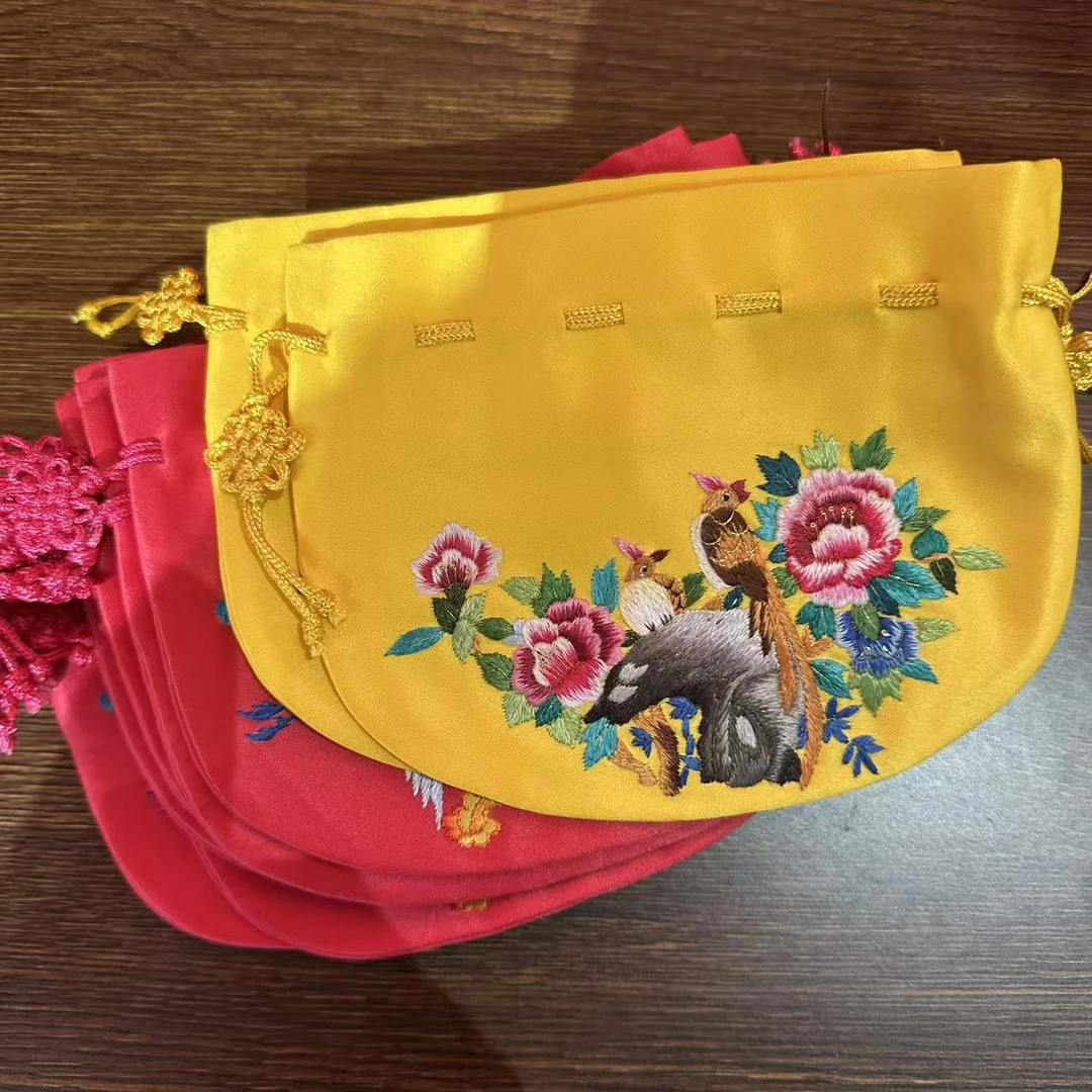 [村T甄选]黔东南特色伴手礼中国风手工刺绣零钱包配饰包包