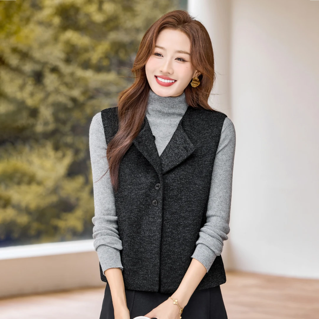 黑色高级百搭短款马甲女秋冬新款外穿时髦洋气女士背心时尚马夹