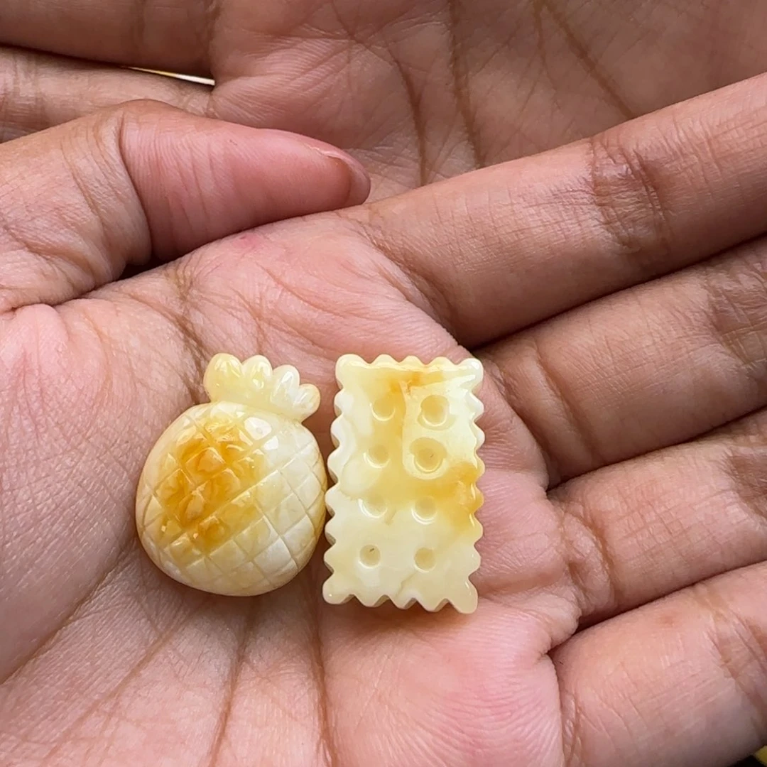 琥珀颈饰未镶嵌琥珀