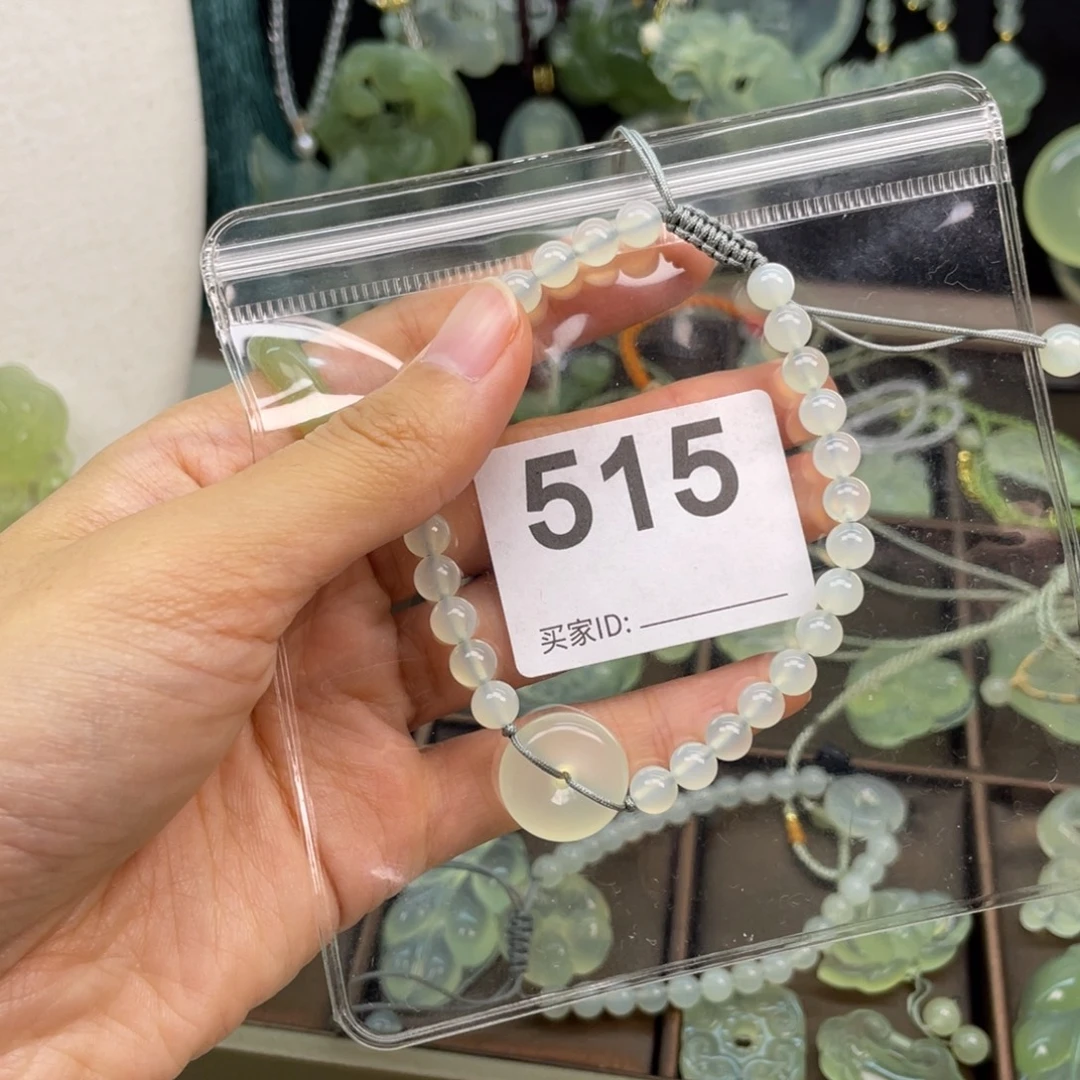 懒***个蛇纹石玉未镶嵌颈饰