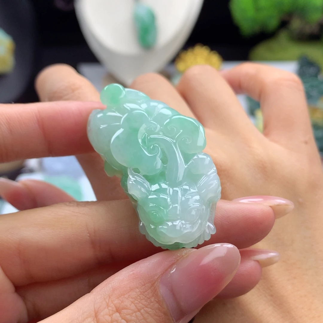 翡翠未镶嵌颈饰A13 阴阳眼如意貔貅