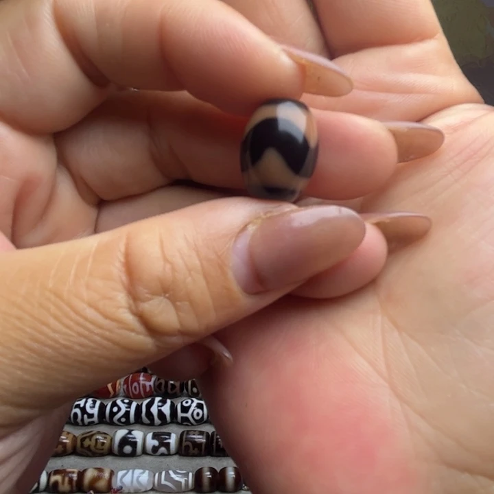 ****点玛瑙/玉髓未镶嵌吊坠(不含链)