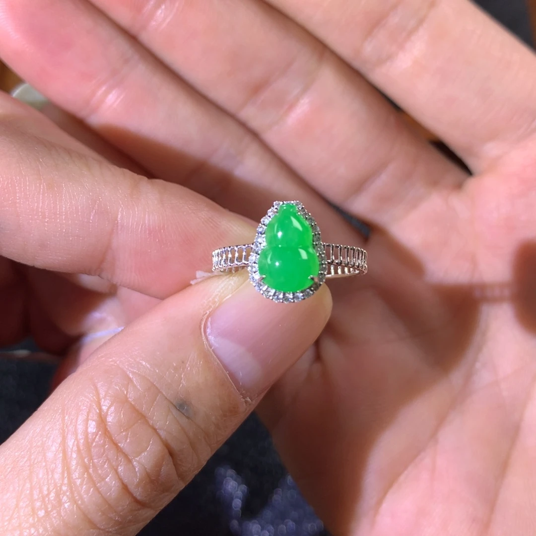 翡翠18K金镶嵌戒指翡翠