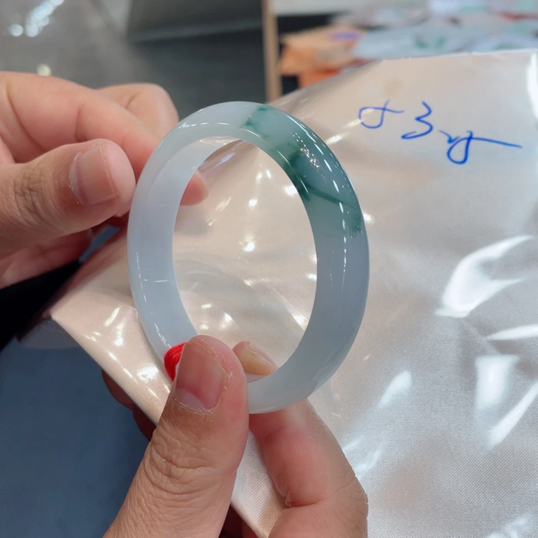 翡翠未镶嵌手镯手镯